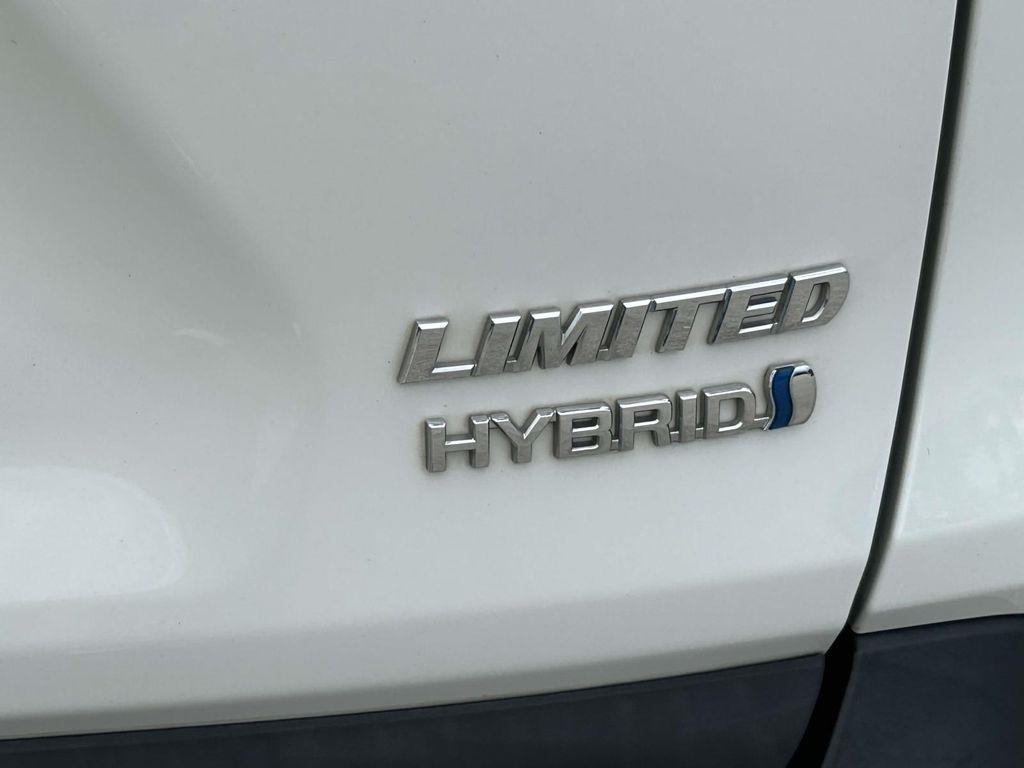 Toyota RAV4 Hybrid Limited AWD (Natl) 2019