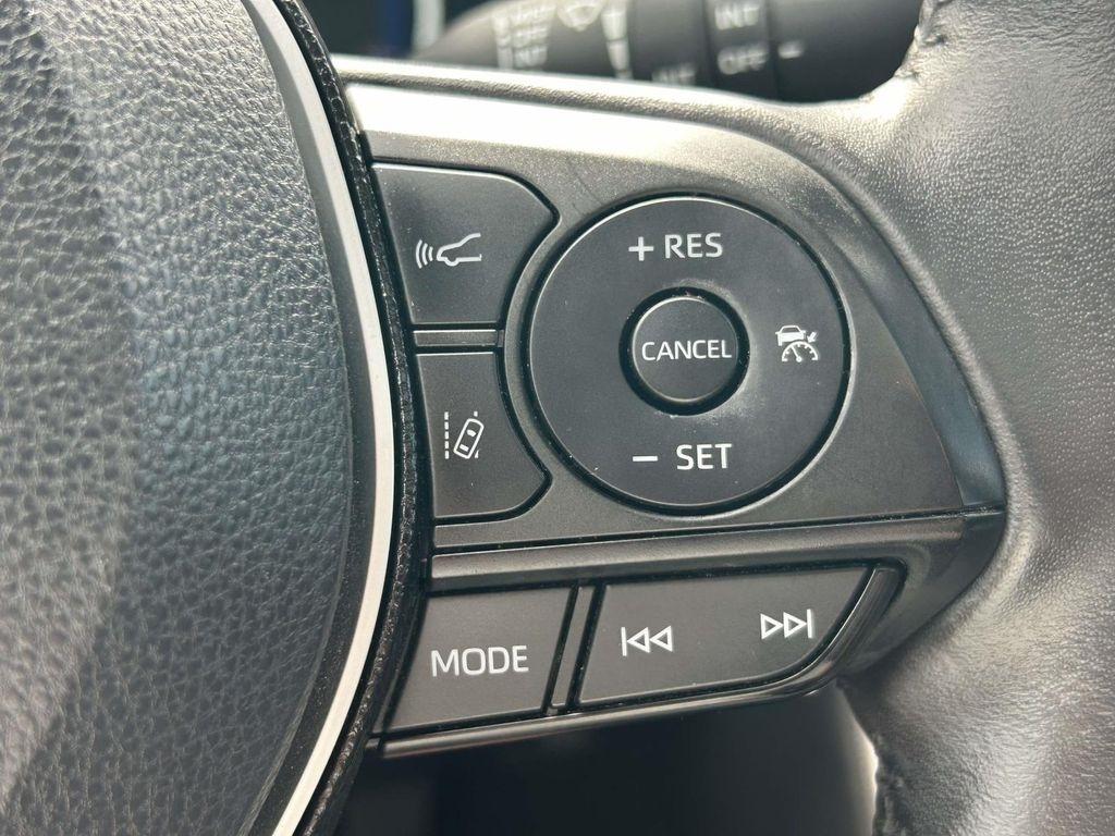 Toyota RAV4 Hybrid Limited AWD (Natl) 2019
