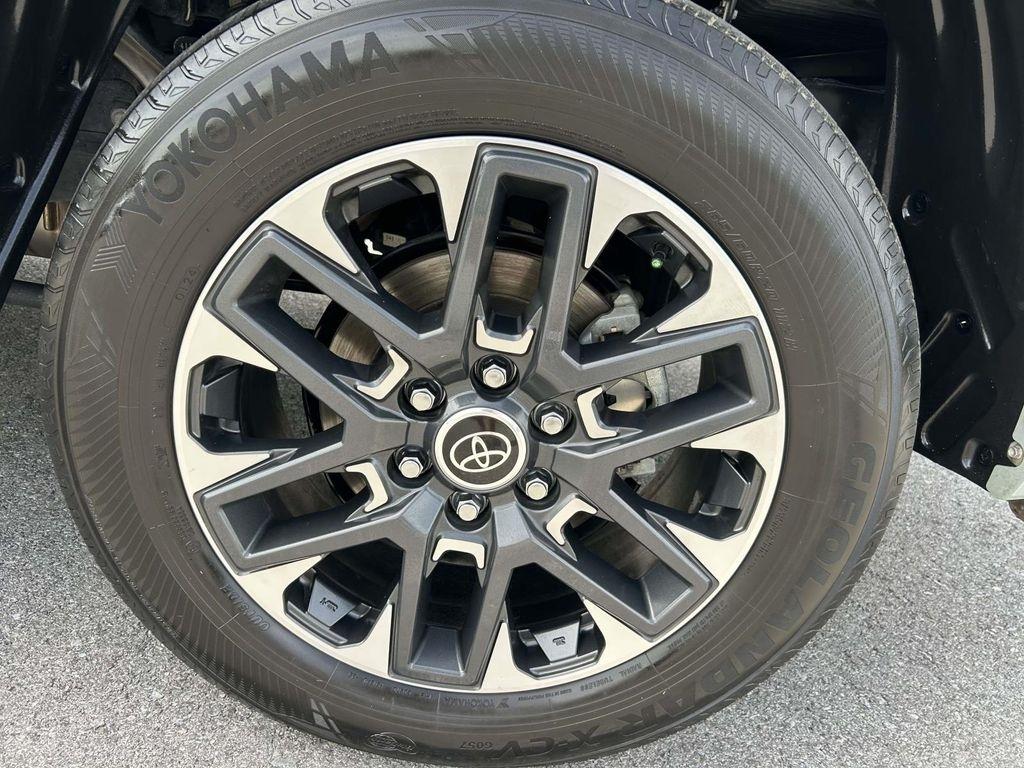 Toyota Tundra 4WD Limited Hybrid CrewMax 5.5' Bed (Natl) 2024