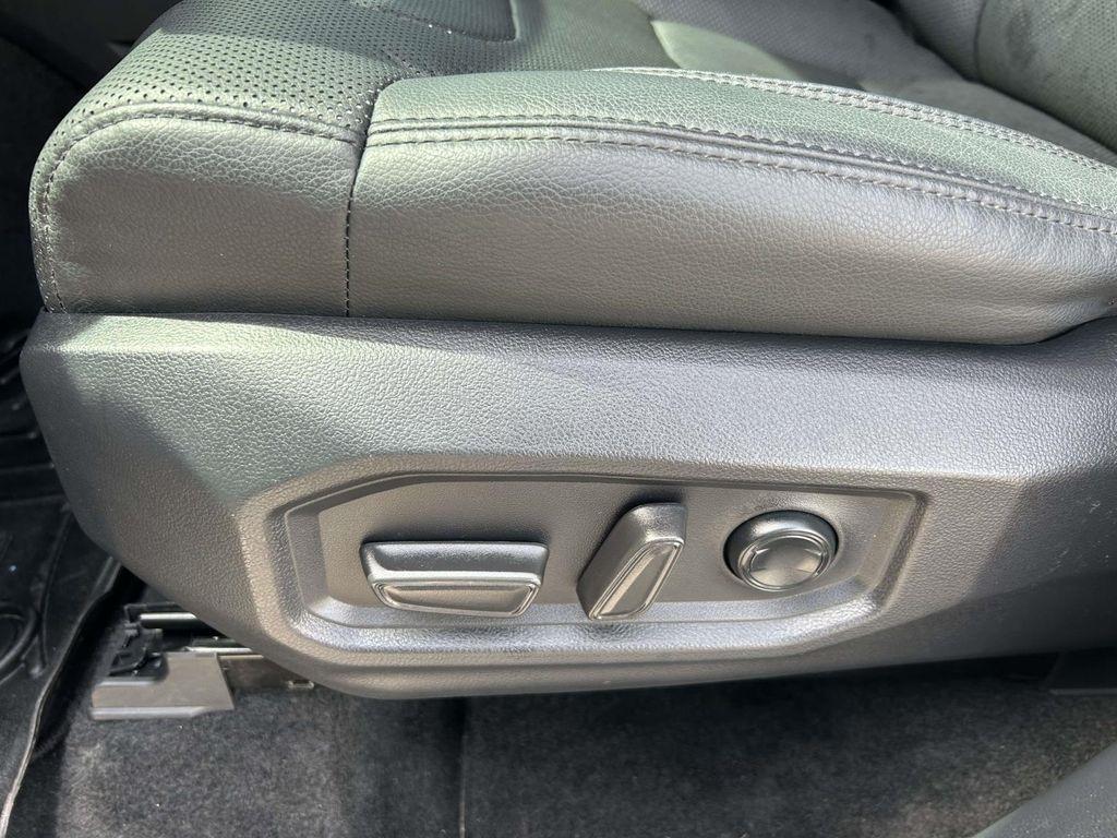 Toyota Tundra 4WD Limited Hybrid CrewMax 5.5' Bed (Natl) 2024