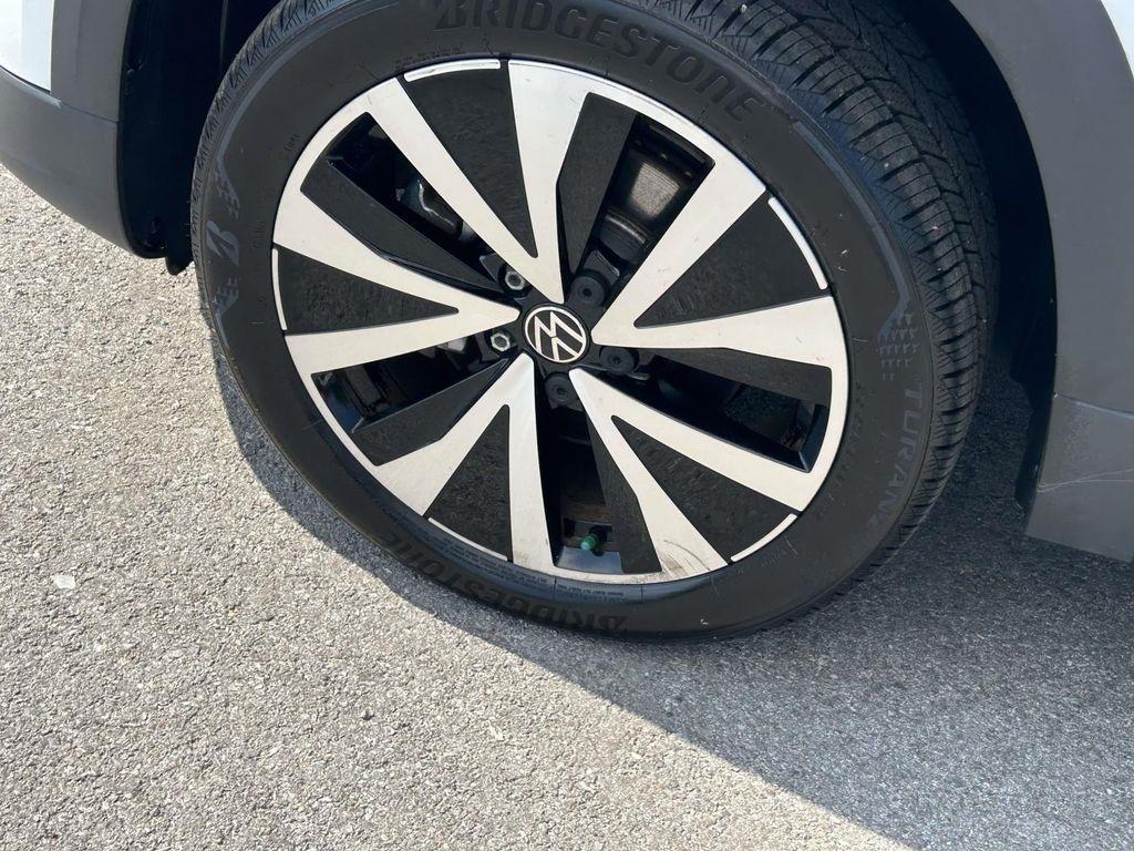 Volkswagen Taos SE FWD 2023