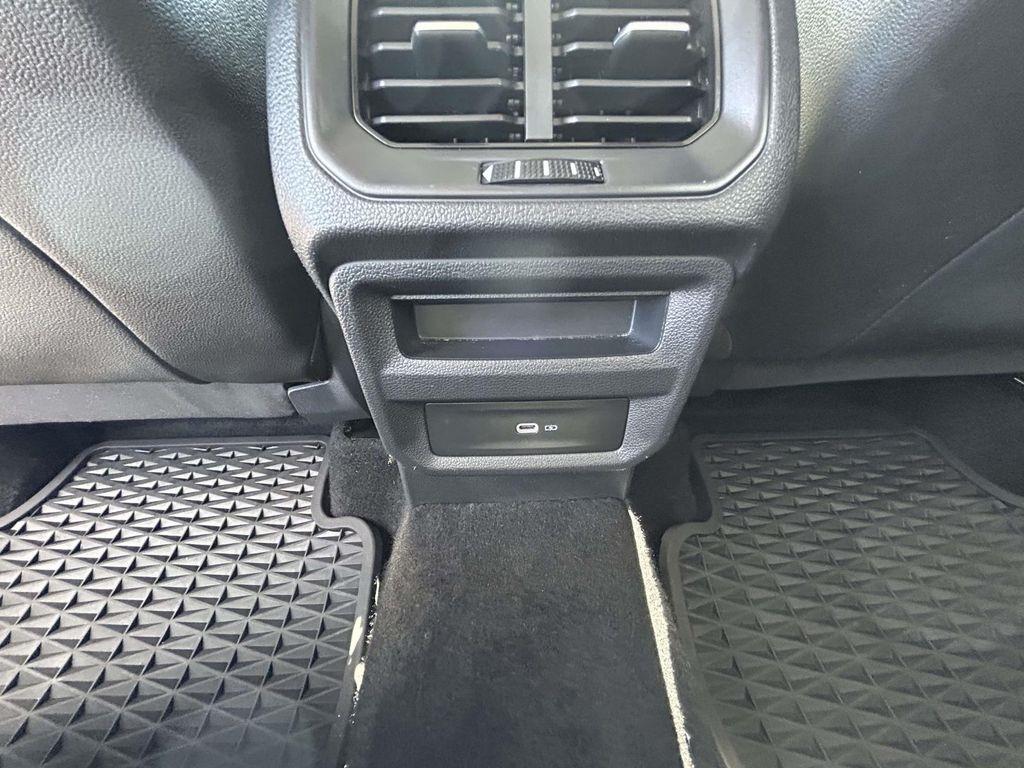 Volkswagen Taos SE FWD 2023