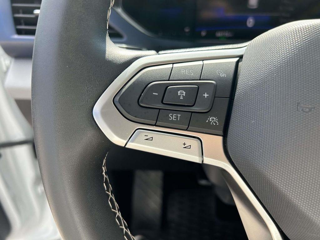 Volkswagen Taos SE FWD 2023