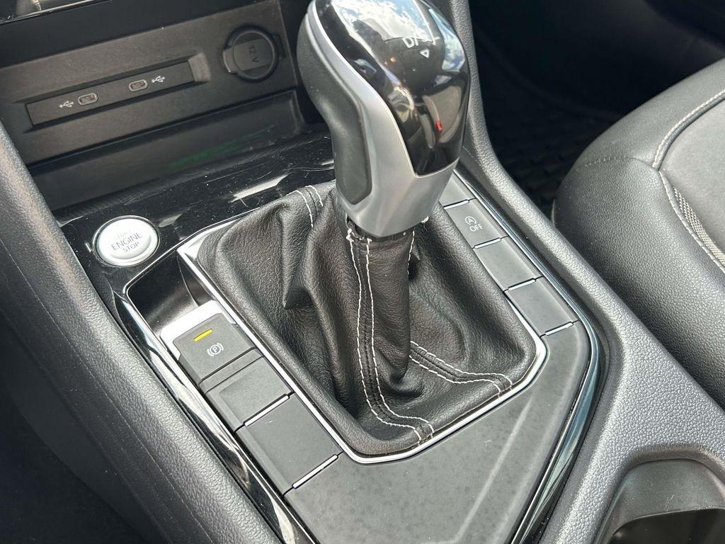Volkswagen Taos SE FWD 2023