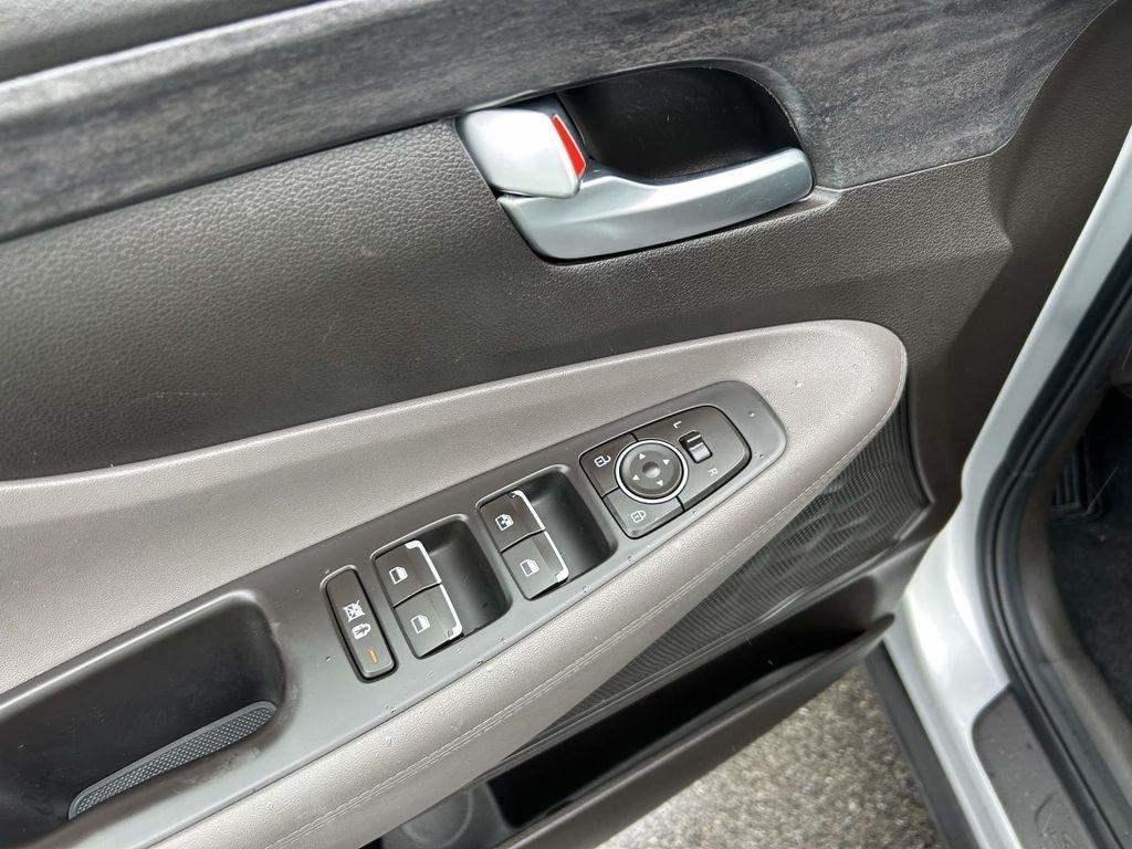 Hyundai Santa Fe SE 2.4L Auto AWD 2019