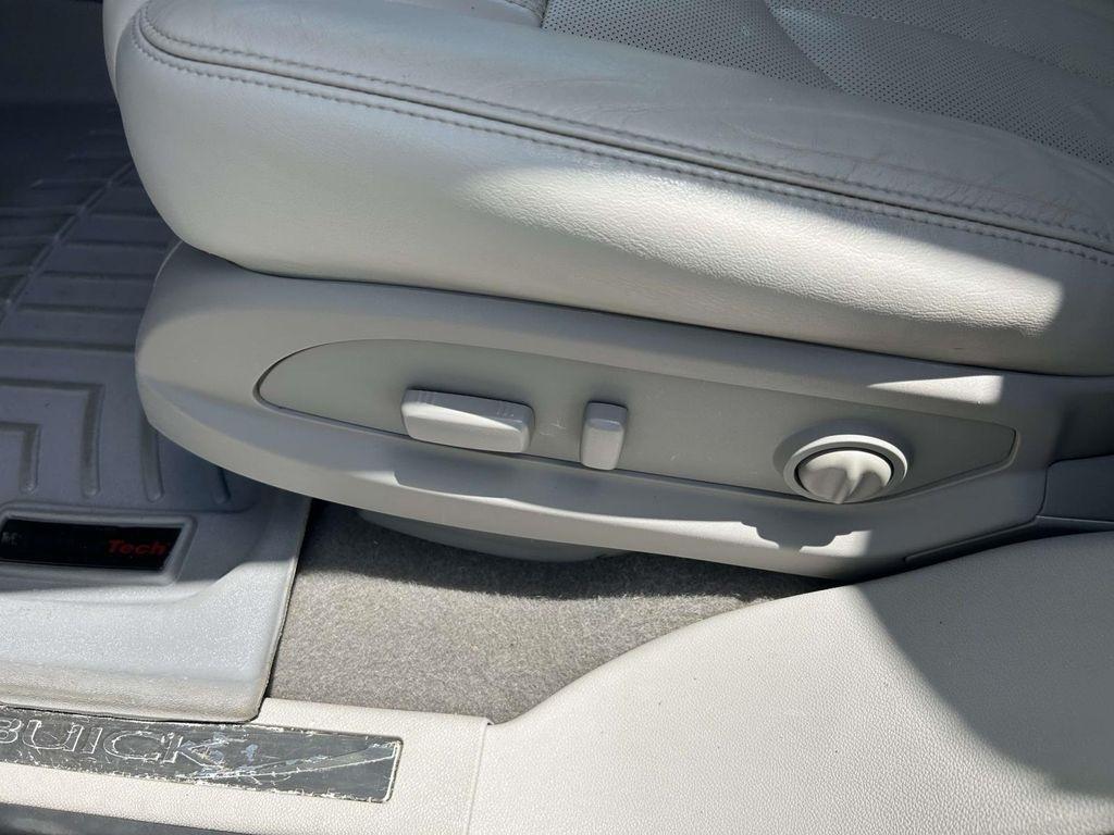 Buick Enclave FWD 4dr Leather 2017