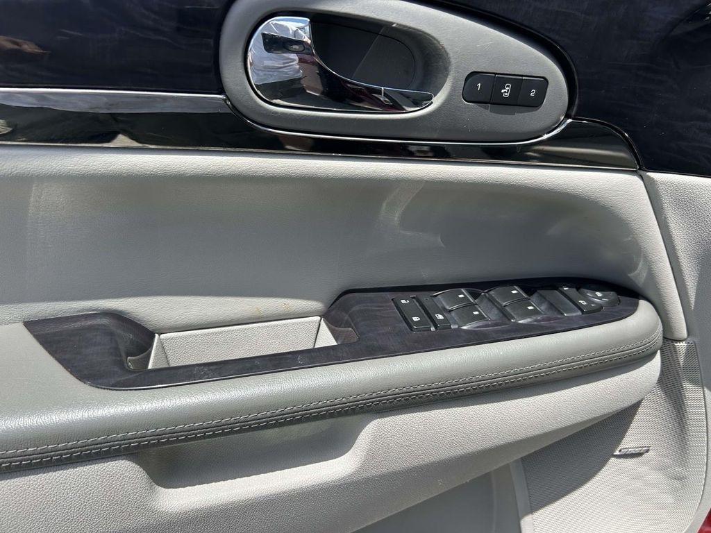 Buick Enclave FWD 4dr Leather 2017