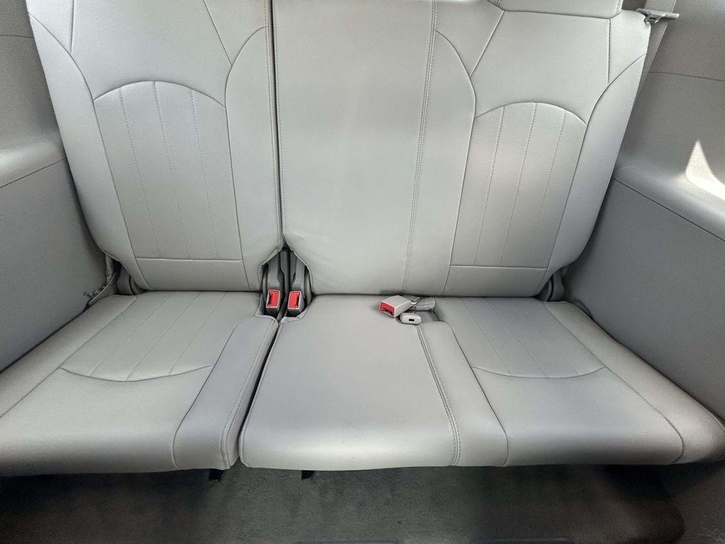 Buick Enclave FWD 4dr Leather 2017