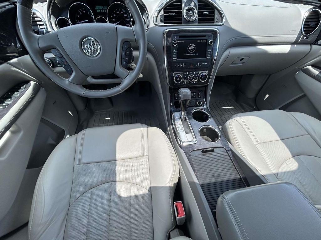Buick Enclave FWD 4dr Leather 2017