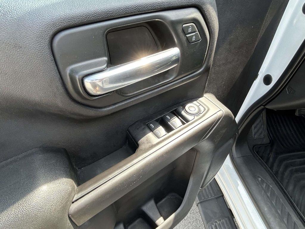 Chevrolet Silverado 1500 4WD Crew Cab 147" Custom 2019