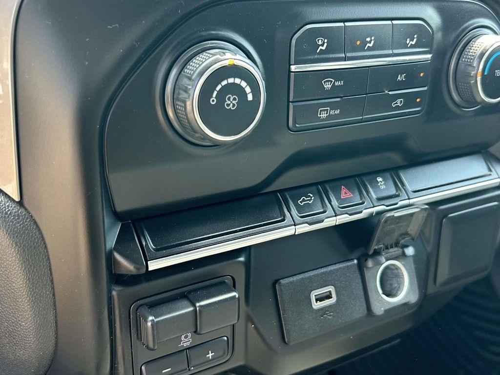 Chevrolet Silverado 1500 4WD Crew Cab 147" Custom 2019