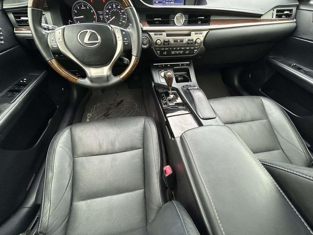 Lexus ES 350 4dr Sdn 2015