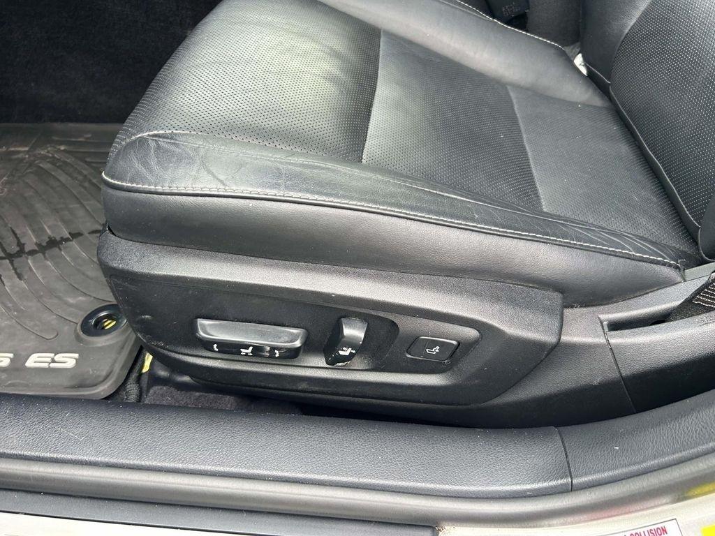 Lexus ES 350 4dr Sdn 2015