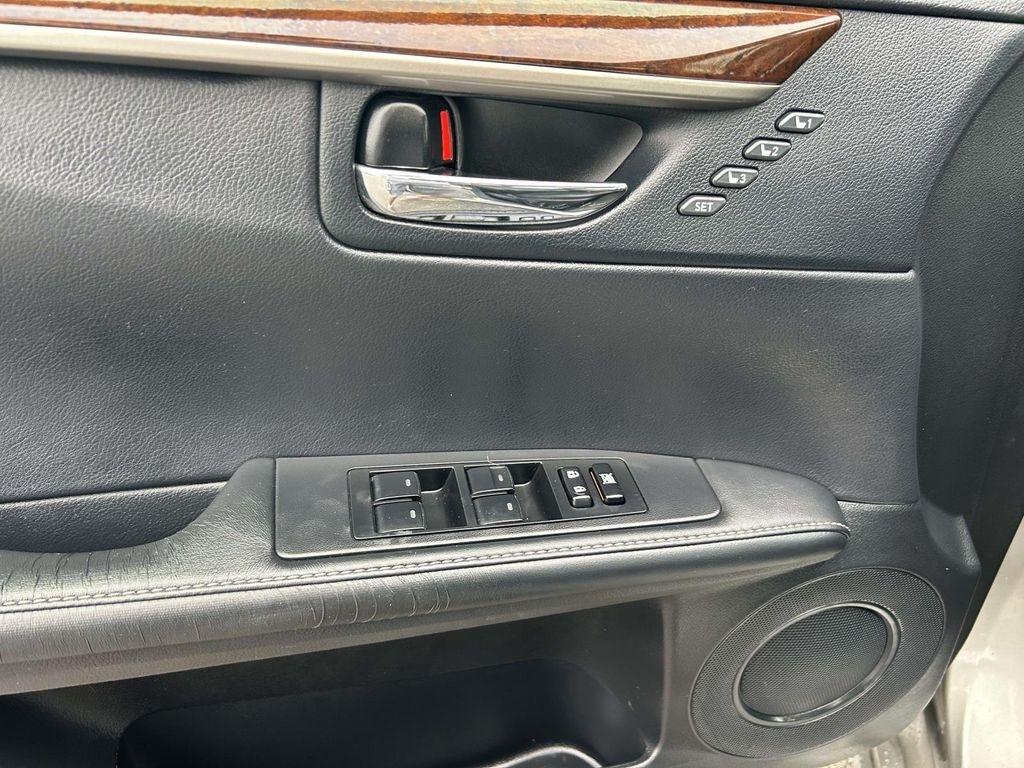 Lexus ES 350 4dr Sdn 2015