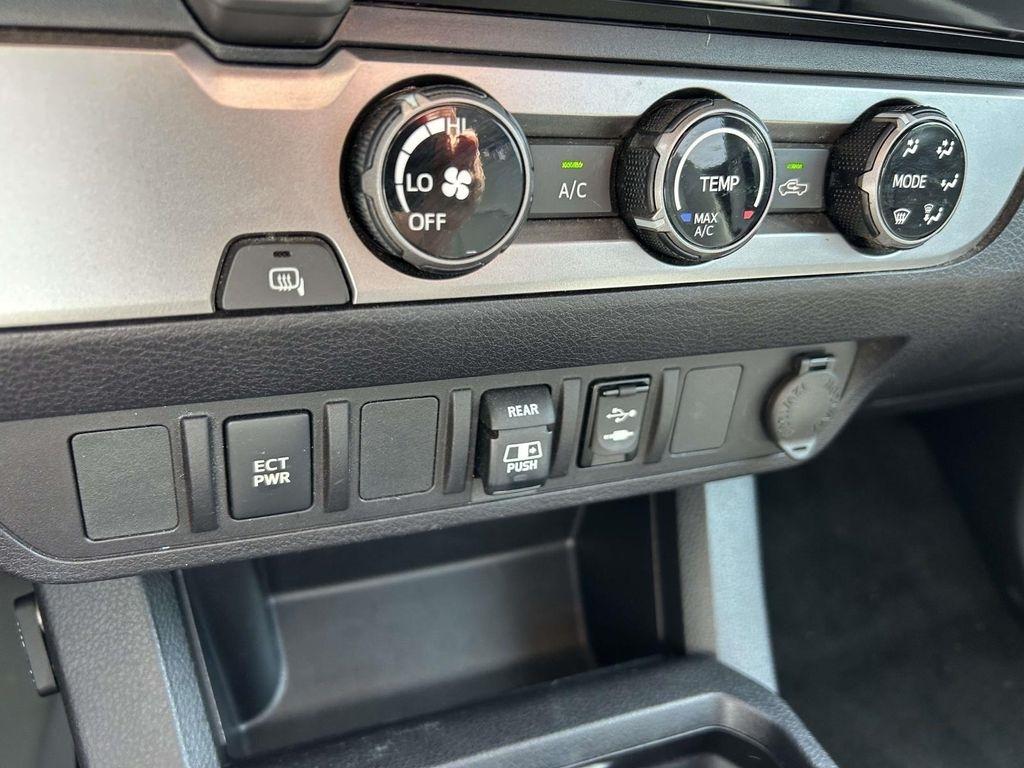 Toyota Tacoma TRD Off Road Double Cab 5' Bed V6 4x2 AT (Natl) 2018