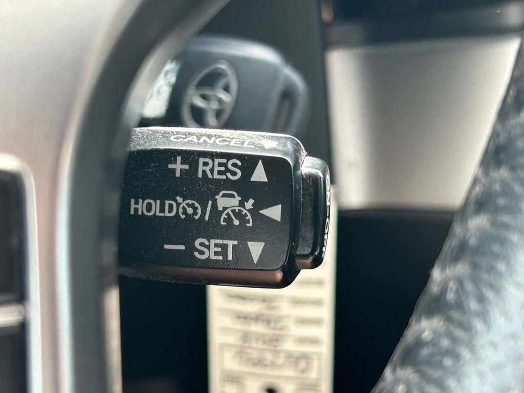 Toyota Tacoma TRD Off Road Double Cab 5' Bed V6 4x2 AT (Natl) 2018