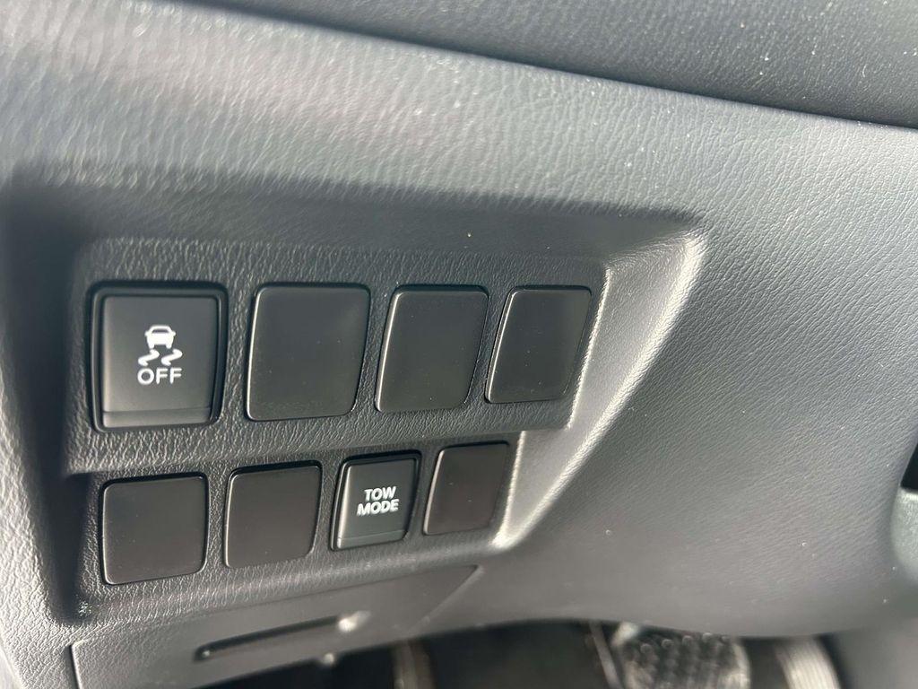 Nissan Pathfinder 4x4 S 2017