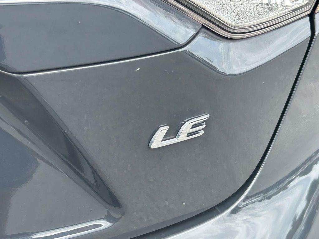 Toyota Corolla LE CVT (Natl) 2024