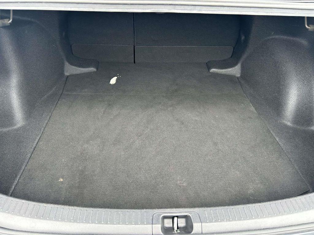 Toyota Corolla LE CVT (Natl) 2024