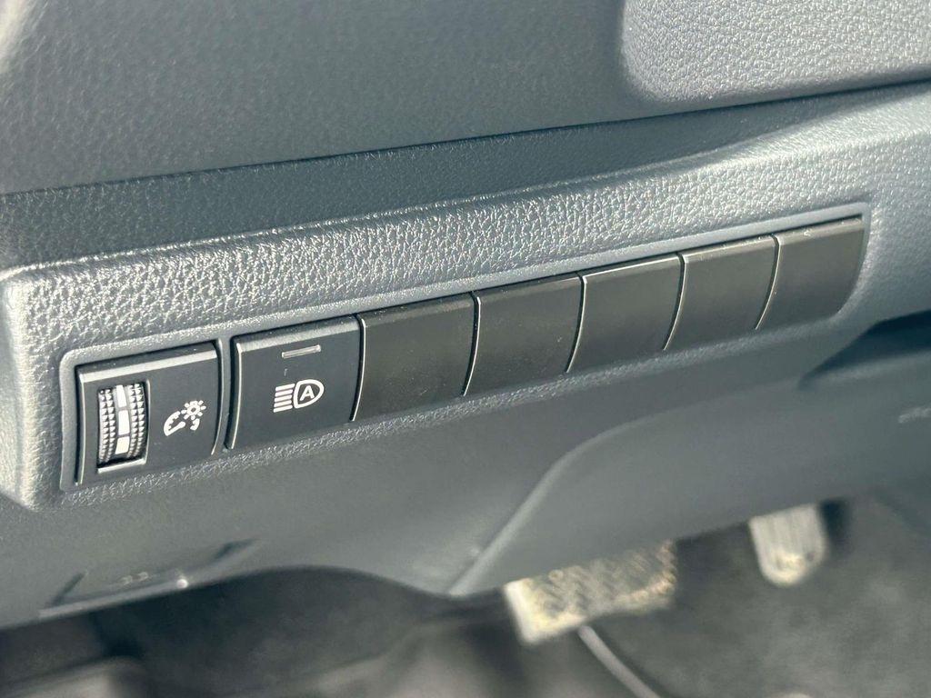 Toyota Corolla LE CVT (Natl) 2024