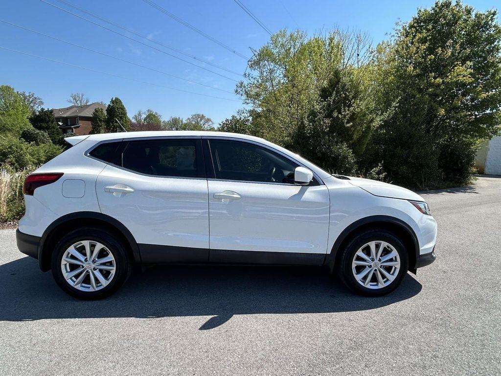 Nissan Rogue Sport FWD S 2017
