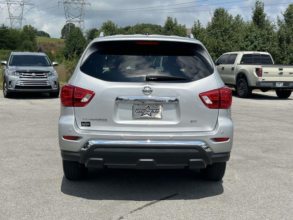 Nissan Pathfinder FWD Platinum 2017