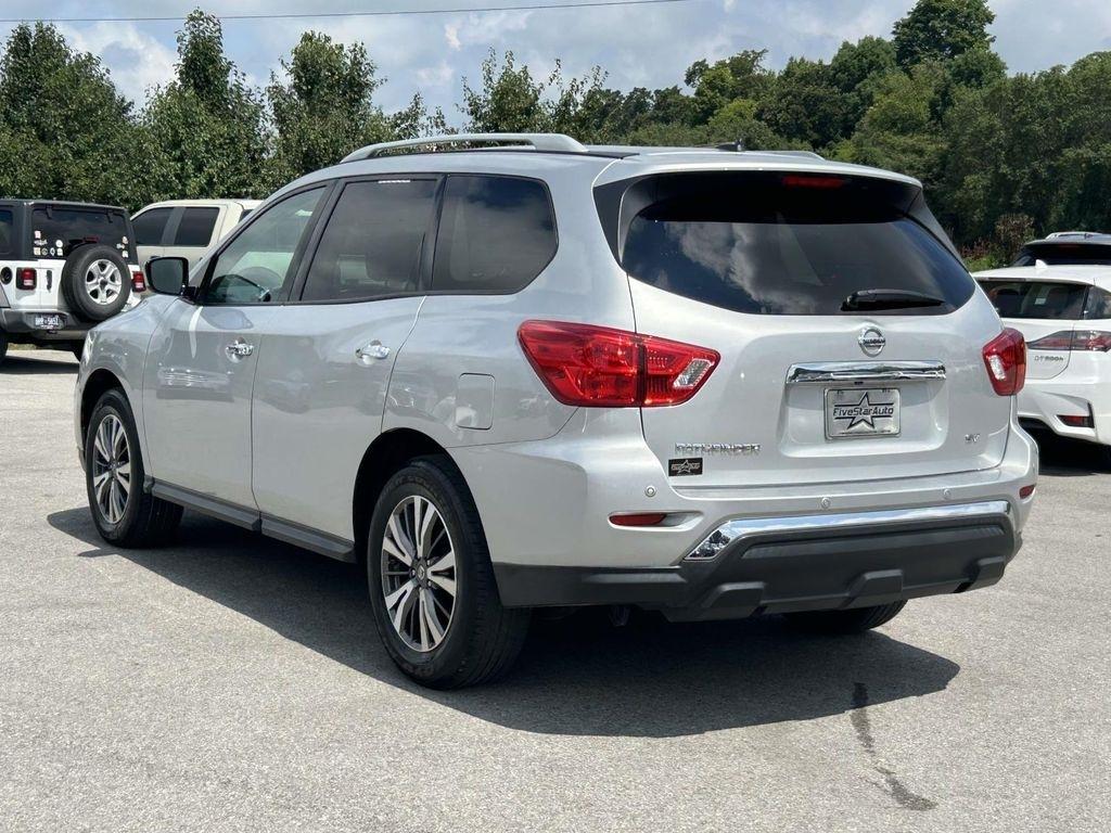 Nissan Pathfinder FWD Platinum 2017
