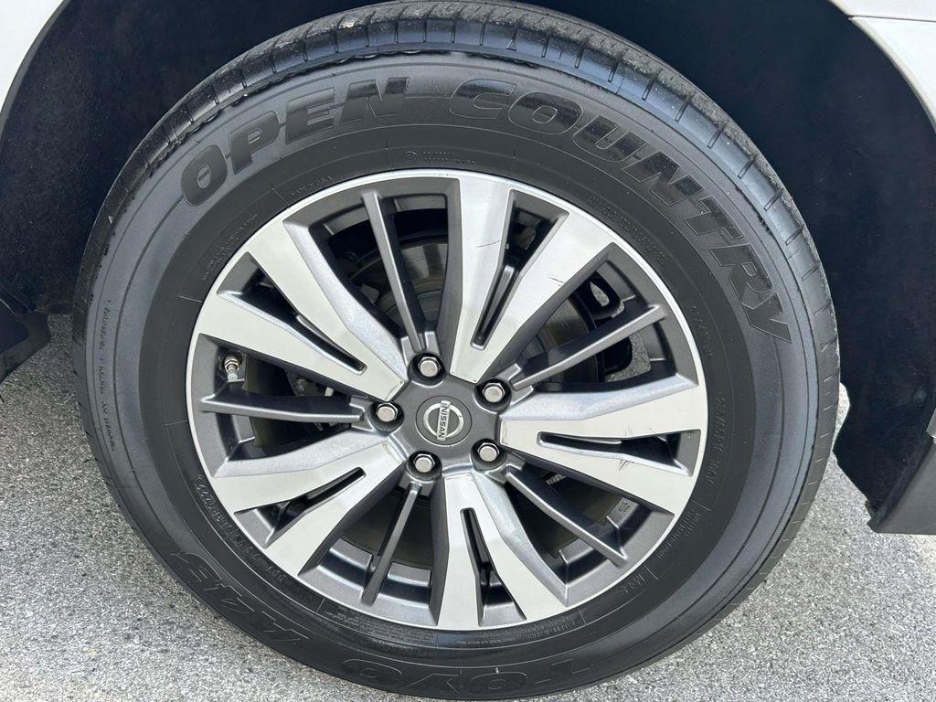 Nissan Pathfinder FWD Platinum 2017