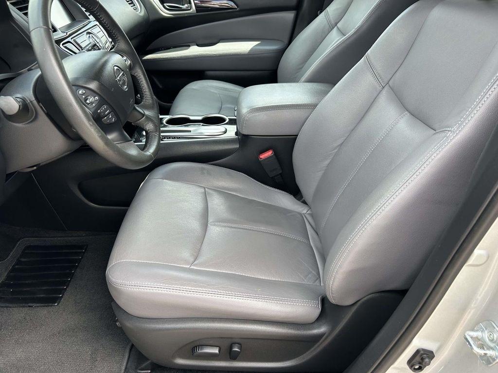 Nissan Pathfinder FWD Platinum 2017
