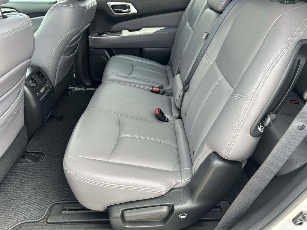 Nissan Pathfinder FWD Platinum 2017