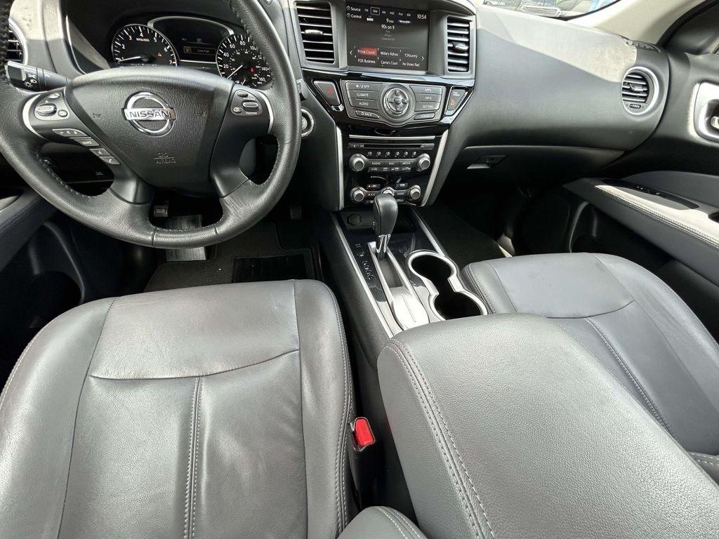 Nissan Pathfinder FWD Platinum 2017
