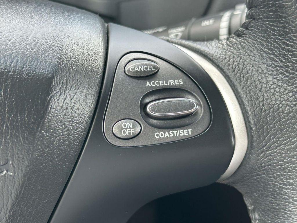 Nissan Pathfinder FWD Platinum 2017