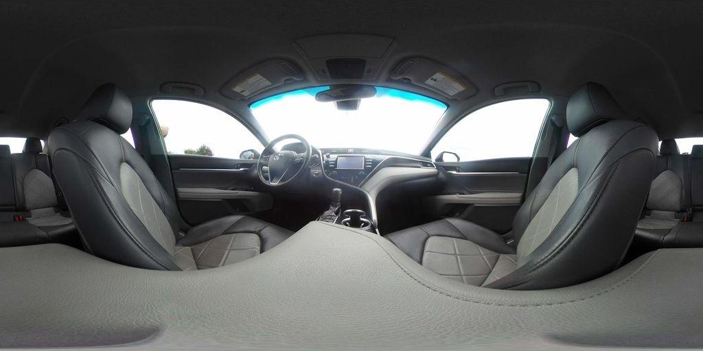 Toyota Camry XLE Auto (Natl) 2018
