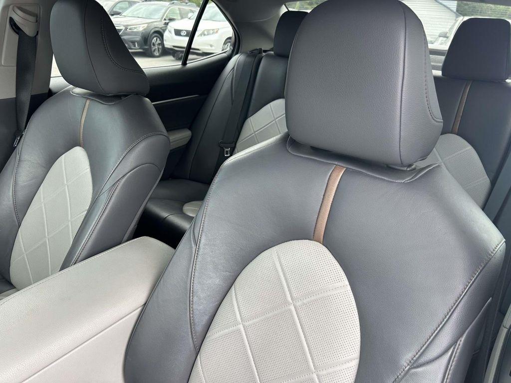 Toyota Camry XLE Auto (Natl) 2018