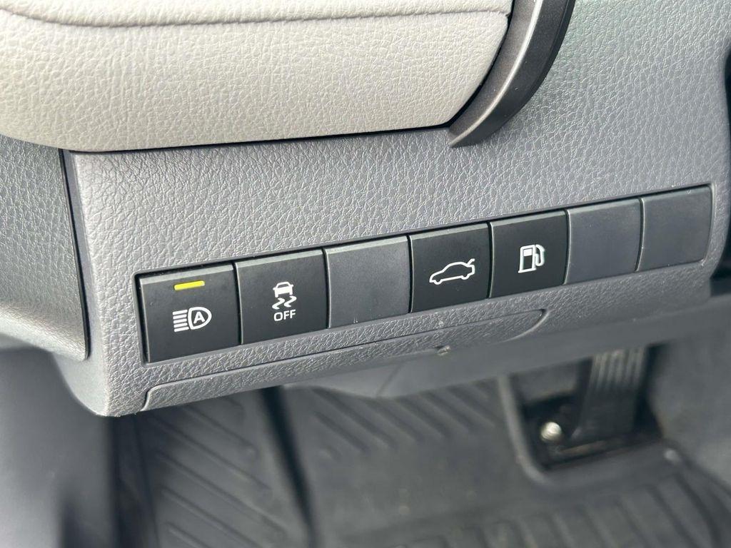 Toyota Camry XLE Auto (Natl) 2018