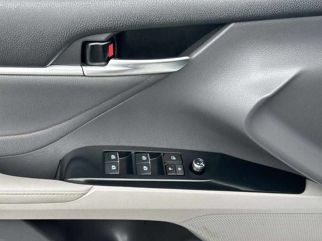 Toyota Camry XLE Auto (Natl) 2018