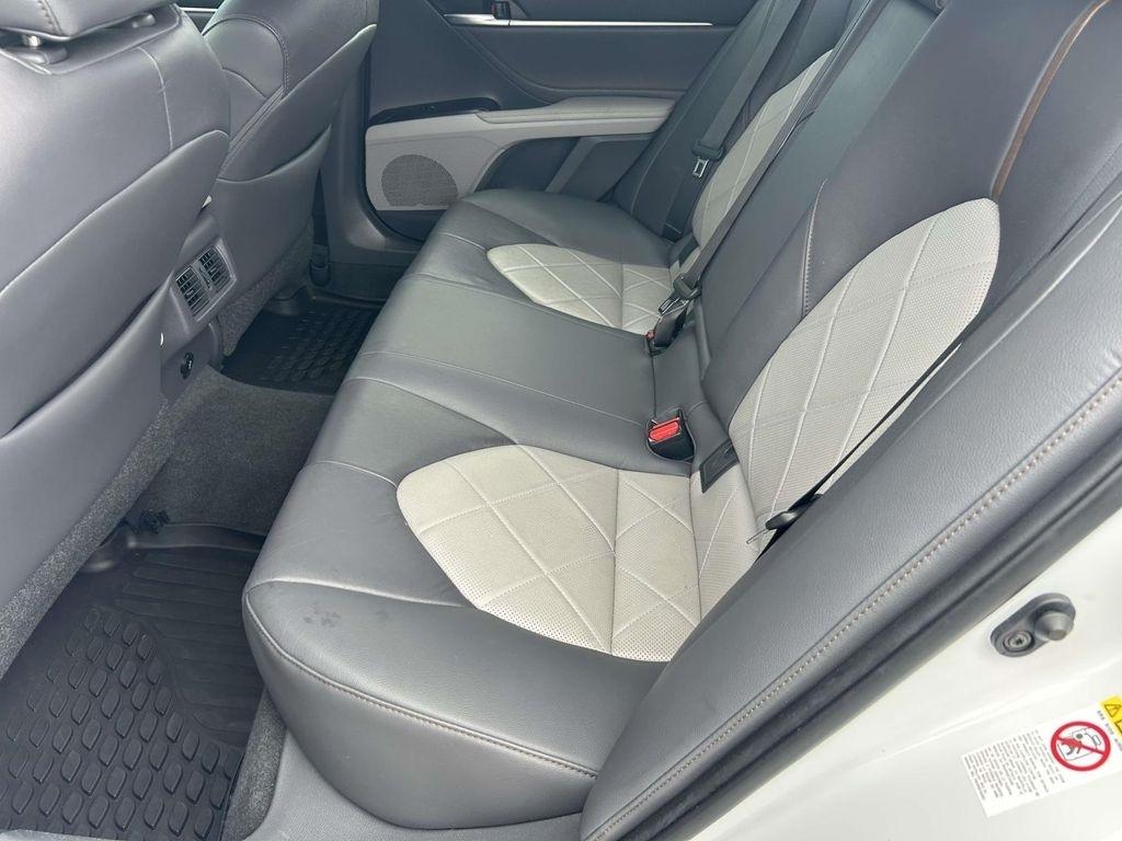 Toyota Camry XLE Auto (Natl) 2018