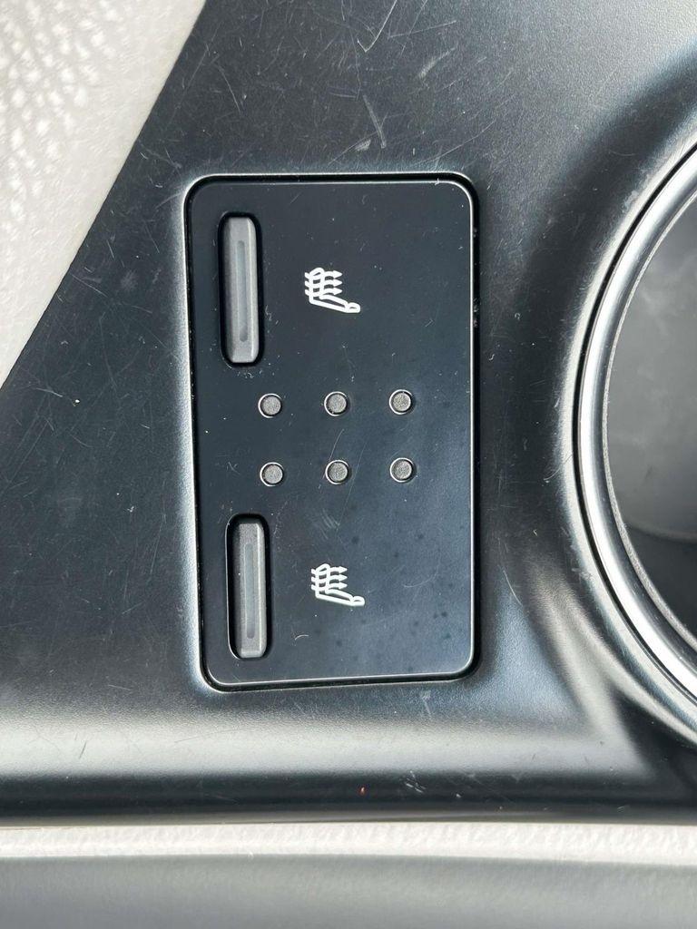 Toyota Camry XLE Auto (Natl) 2018