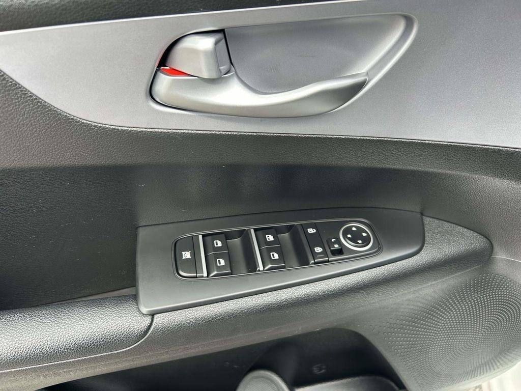 Kia Forte LXS IVT 2024