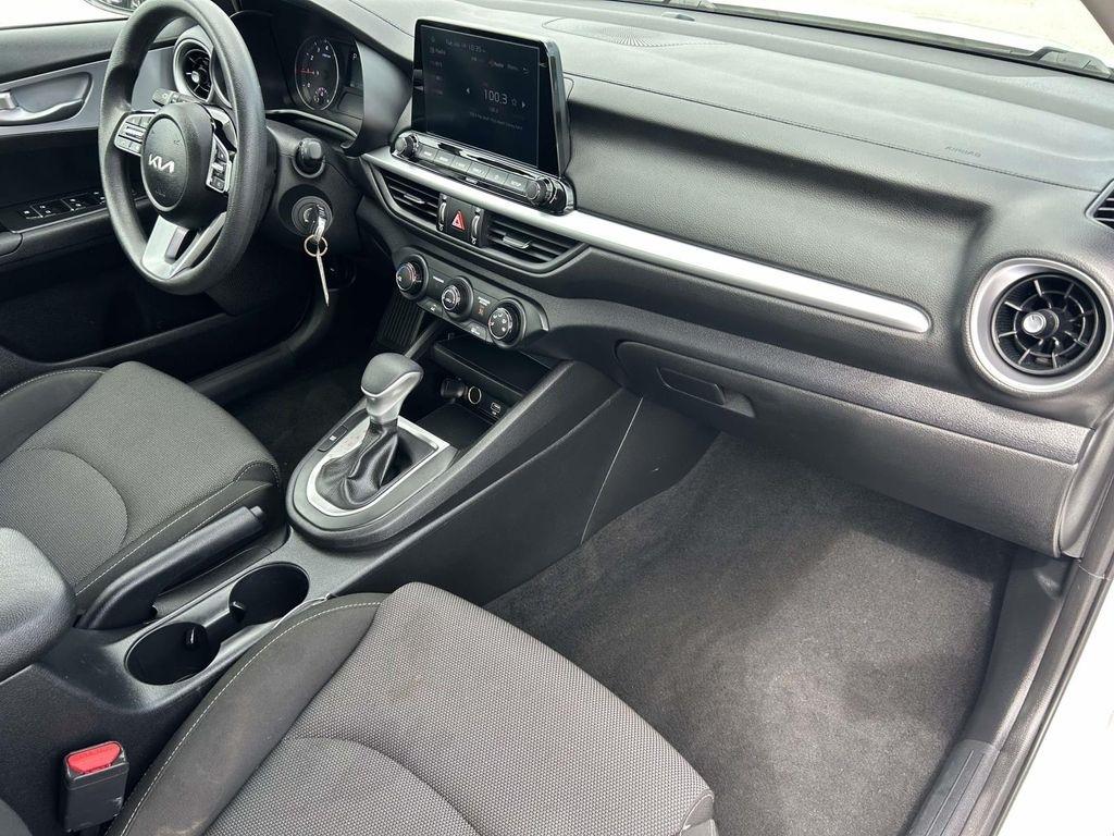 Kia Forte LXS IVT 2024