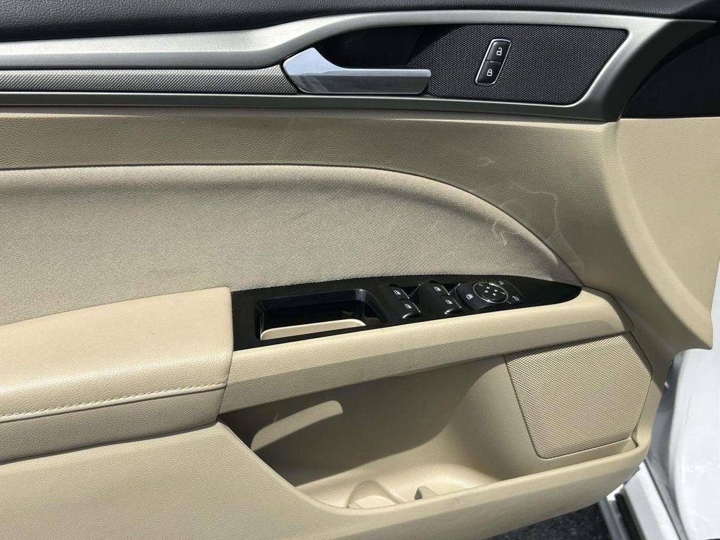 Ford Fusion 4dr Sdn SE FWD 2014