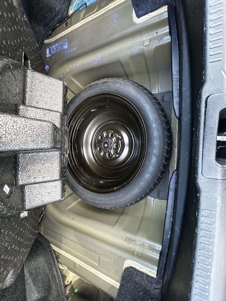 Toyota Camry XLE Auto (Natl) 2017