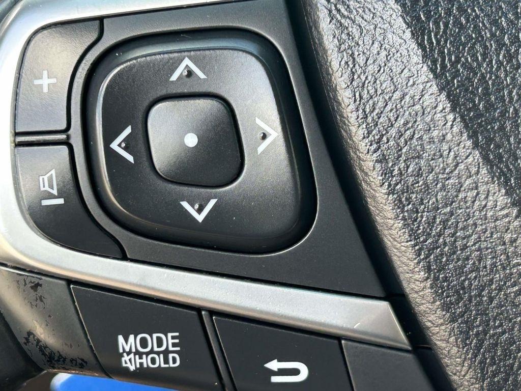 Toyota Camry XLE Auto (Natl) 2017