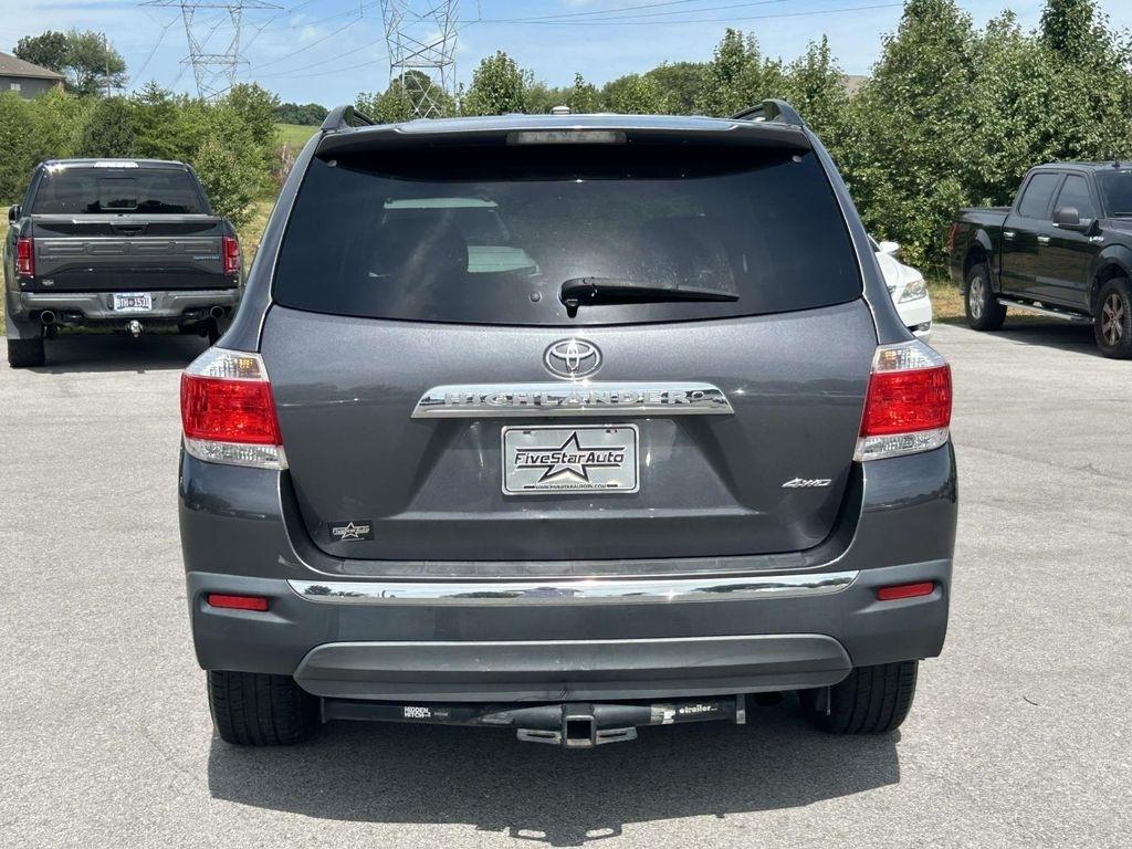 Toyota Highlander 4WD 4dr V6 Base (Natl) 2011