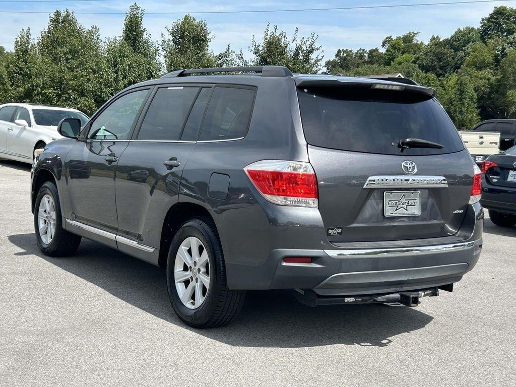 Toyota Highlander 4WD 4dr V6 Base (Natl) 2011
