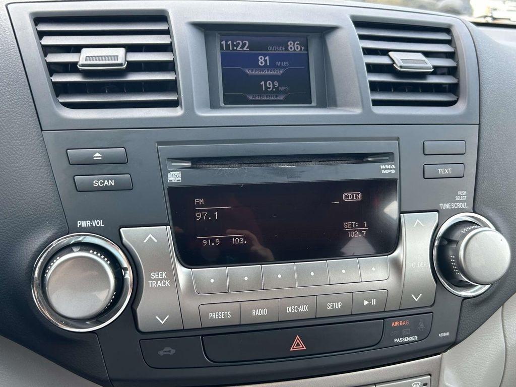Toyota Highlander 4WD 4dr V6 Base (Natl) 2011