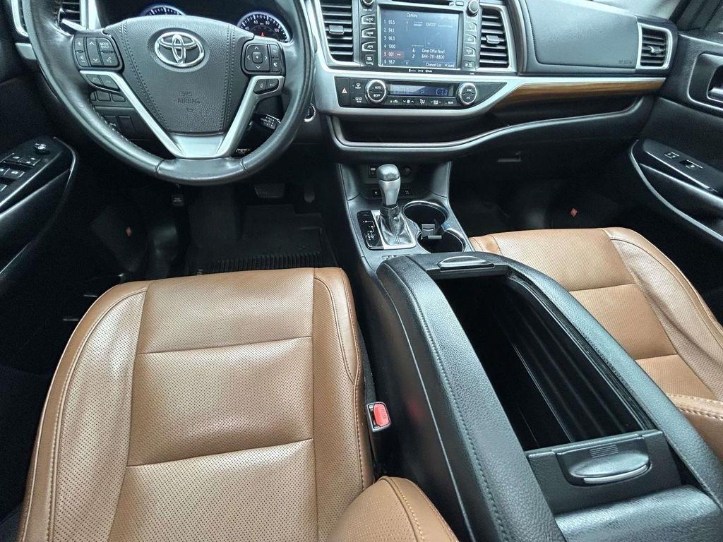 Toyota Highlander Limited V6 AWD (Natl) 2019