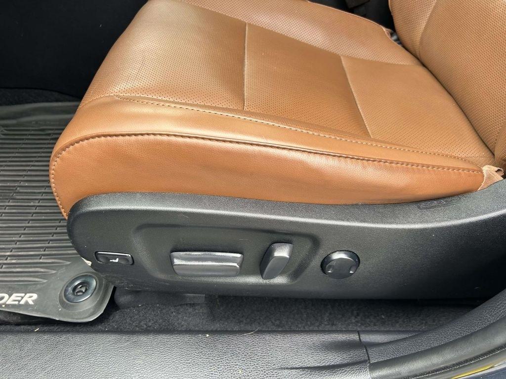 Toyota Highlander Limited V6 AWD (Natl) 2019