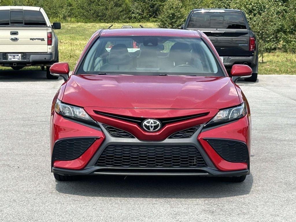 Toyota Camry SE Auto (Natl) 2021