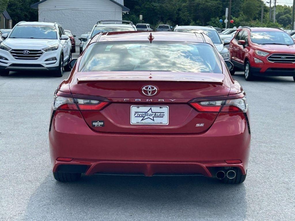 Toyota Camry SE Auto (Natl) 2021